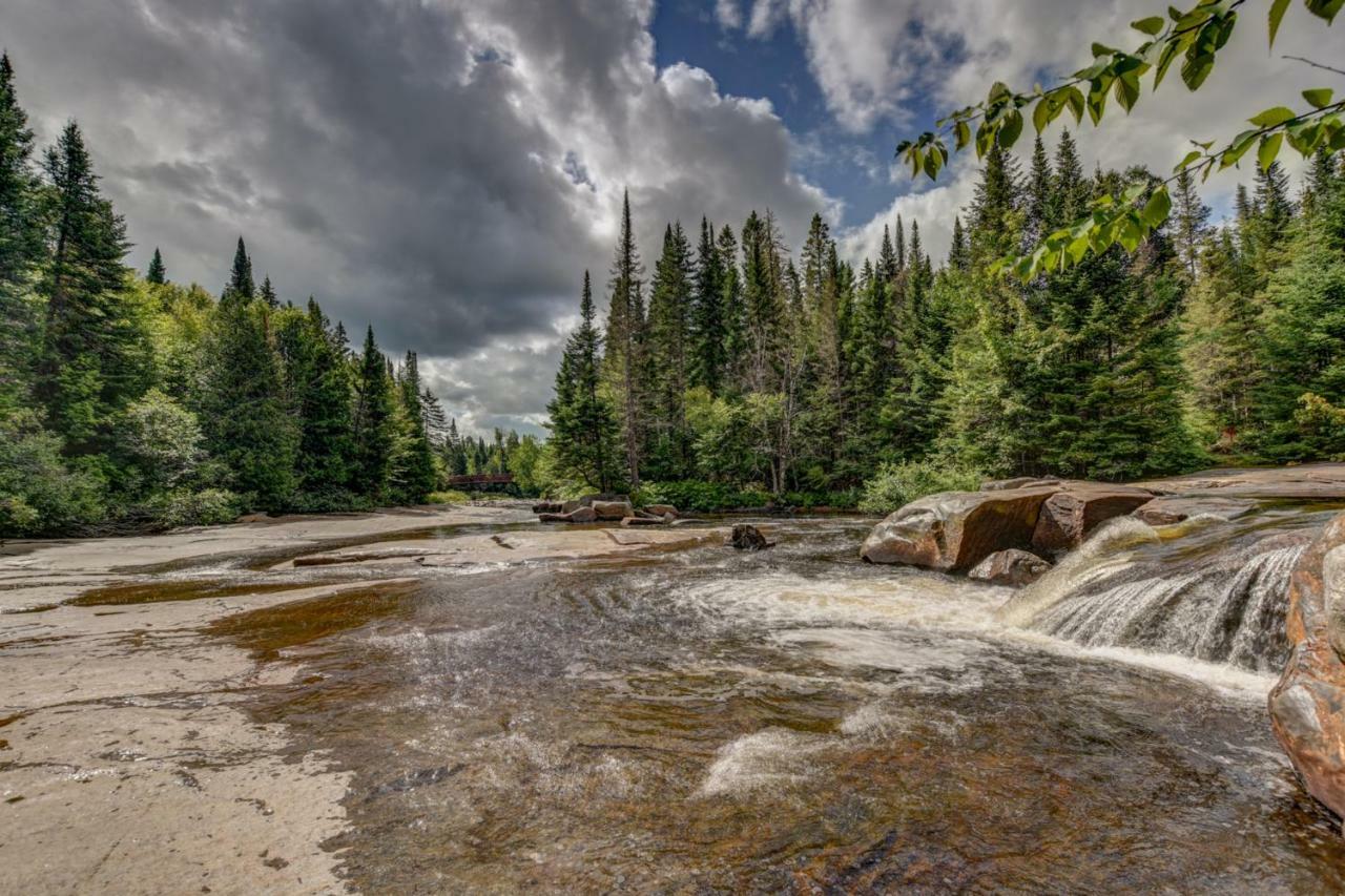 Chic Log Chalet With Hot Tub - Mont-Tremblant North Side By Reserver.Ca Lac-Superieur 外观 照片