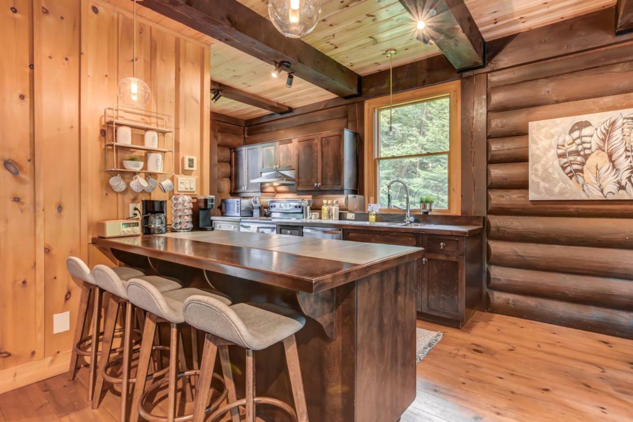 Chic Log Chalet With Hot Tub - Mont-Tremblant North Side By Reserver.Ca Lac-Superieur 外观 照片