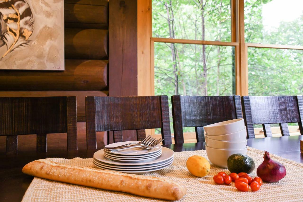 Chic Log Chalet With Hot Tub - Mont-Tremblant North Side By Reserver.Ca Lac-Superieur 外观 照片