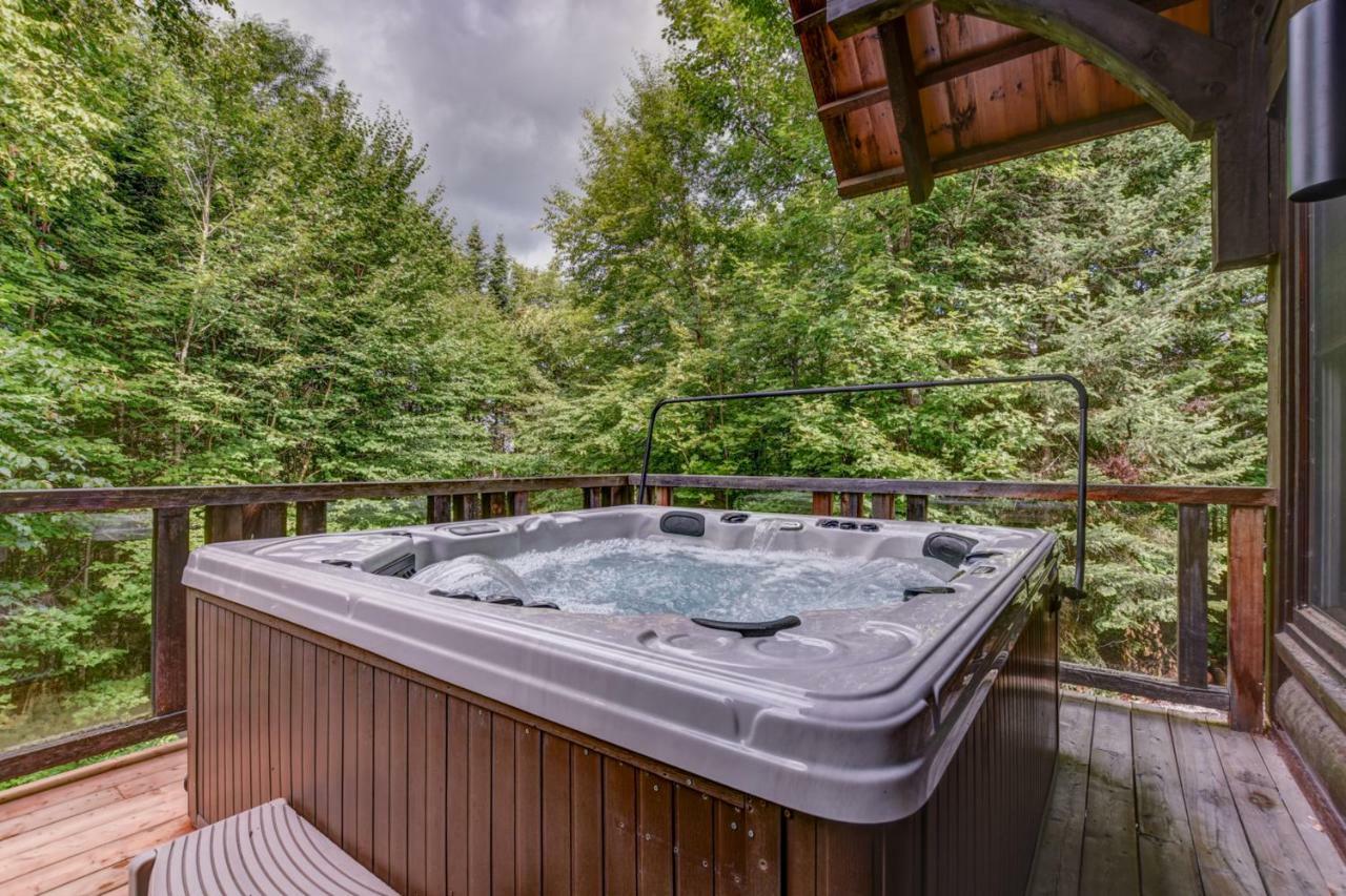 Chic Log Chalet With Hot Tub - Mont-Tremblant North Side By Reserver.Ca Lac-Superieur 外观 照片