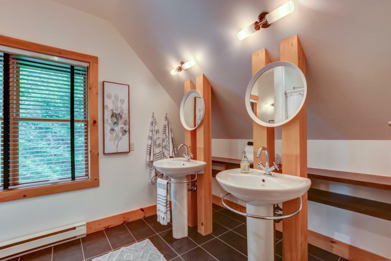Chic Log Chalet With Hot Tub - Mont-Tremblant North Side By Reserver.Ca Lac-Superieur 外观 照片
